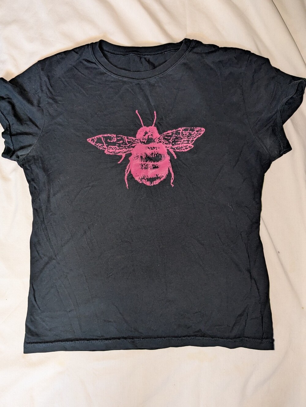 Abejas Black Tee with Pink Bee Graphic S/XS